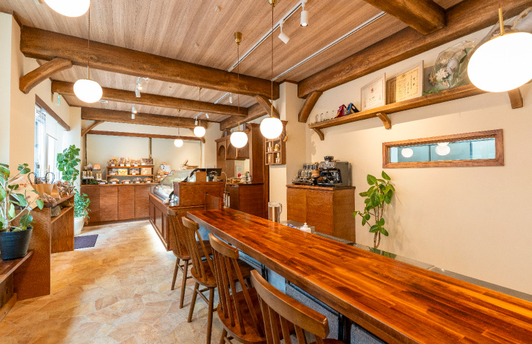 COLOLIE（徒歩3分／約220m）